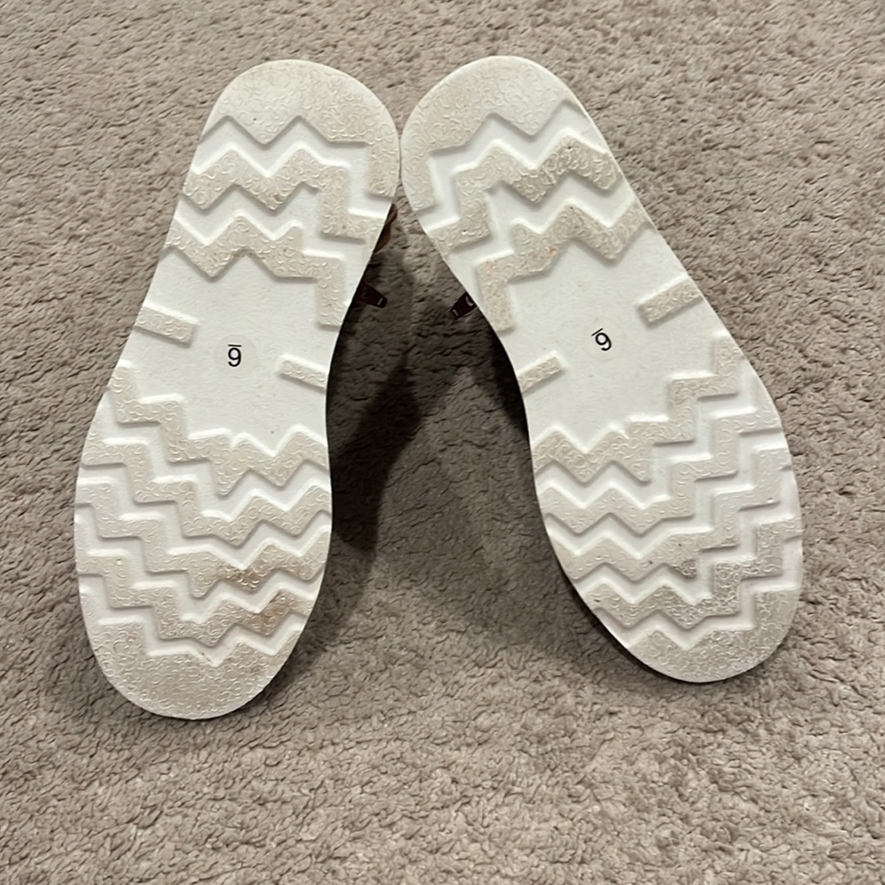 Universal Threads Chelsea Boots - image 5